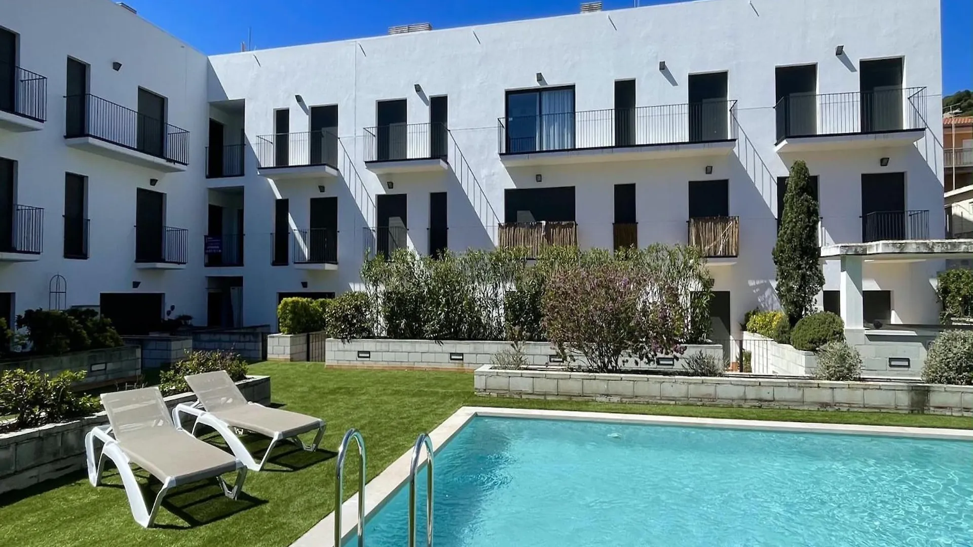 The Apartment In Estartit contacts
